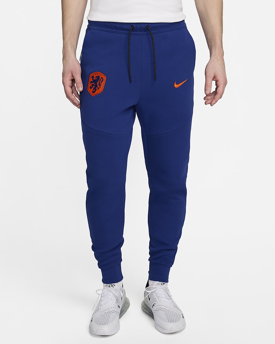 Pantalon de jogging Nike Football Pays Bas Tech Fleece pour homme. Nike FR